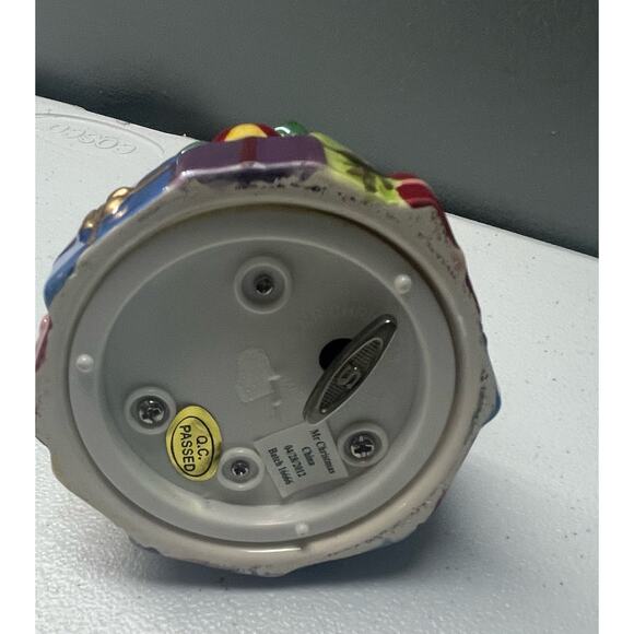 Mr. Christmas Santa Music Box Ornament Porcelain Figurine 2012 - Picture 3 of 3